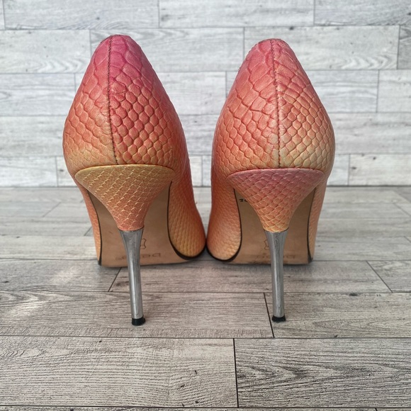 Retro 90s Bebe High Heels Open Toe Pink Snake Skin Pumps Chrome 4” Heel Size 9M - Picture 3 of 8